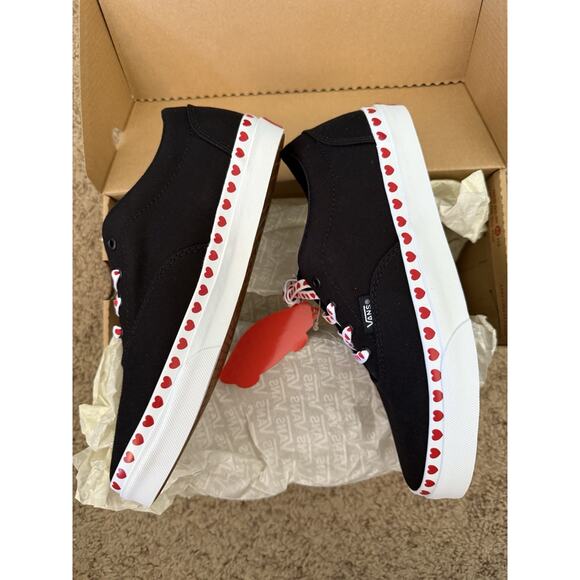Vans Doheny Black White Red Heart Foxing Girls Lace Up Sneaker Shoes Size 5